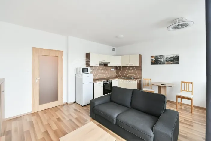 Pronájem bytu 1+kk, Praha - Uhříněves, Karla Guta, 34 m2