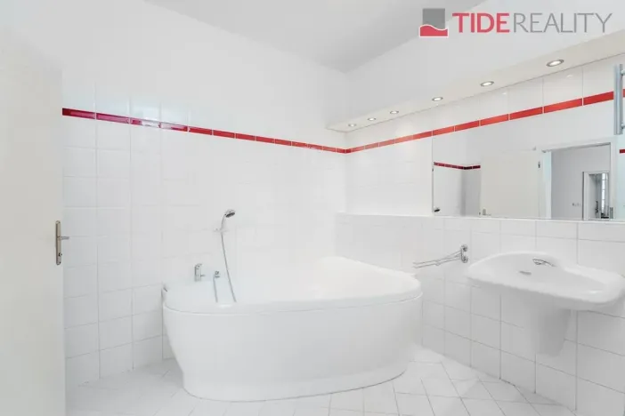 Pronájem bytu 4+kk, Praha, Na okraji, 190 m2