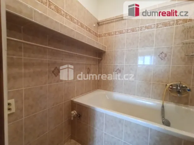 Pronájem bytu 2+1, Ostrov, Severní, 56 m2