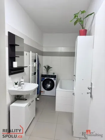 Pronájem bytu 1+kk, Žebrák, Sídliště, 35 m2