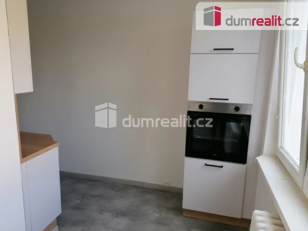 Pronájem bytu 2+1, Karlovy Vary - Stará Role, Janáčkova, 61 m2