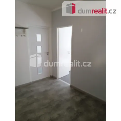 Pronájem bytu 2+1, Karlovy Vary - Stará Role, Janáčkova, 61 m2