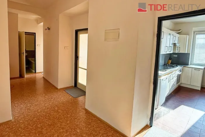 Pronájem bytu 2+1, Praha, Kladenská, 56 m2