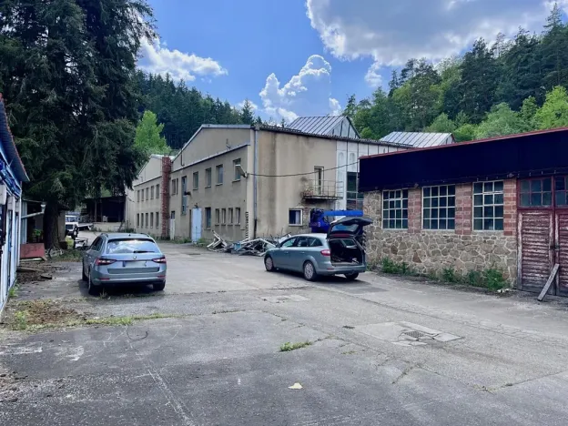 Prodej výrobních prostor, Skryje, 3000 m2