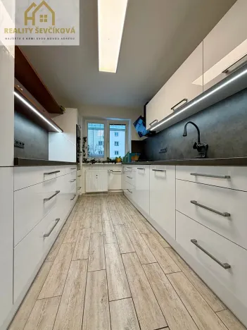 Pronájem bytu 2+1, Pardubice, Jiránkova, 63 m2