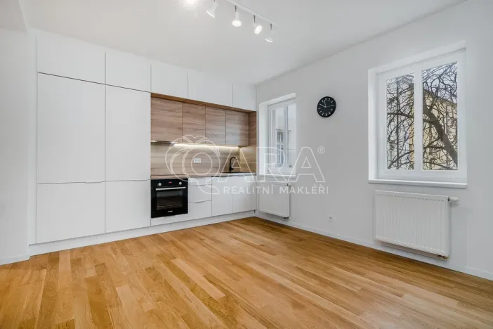 Pronájem bytu 2+kk, Praha - Smíchov, Plzeňská, 39 m2