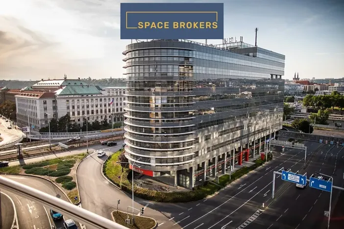 Pronájem kanceláře, Praha - Karlín, Ke Štvanici, 850 m2