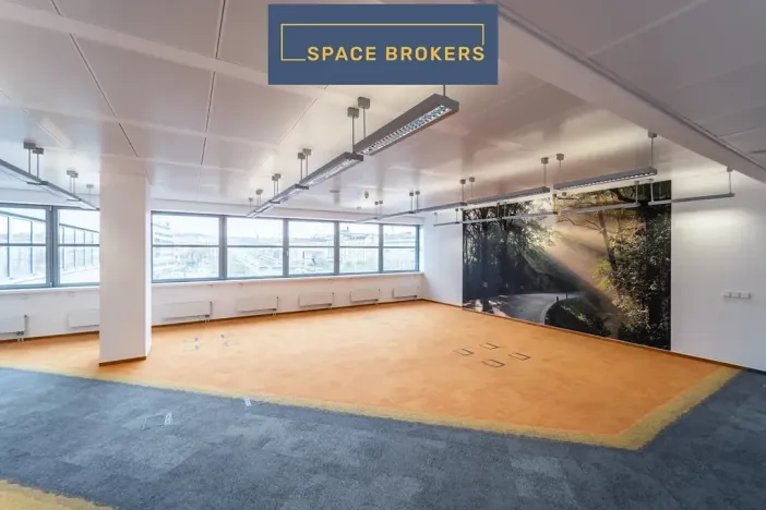Pronájem kanceláře, Praha - Karlín, Ke Štvanici, 850 m2