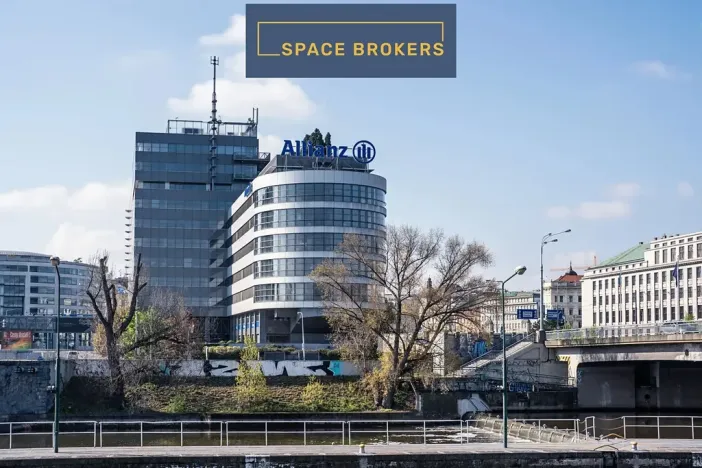 Pronájem kanceláře, Praha - Karlín, Ke Štvanici, 850 m2