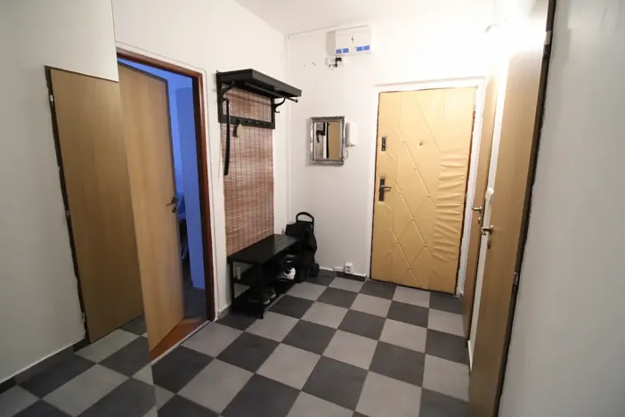 Prodej bytu 3+1, Karlovy Vary, Krymská, 68 m2