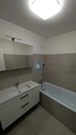 Pronájem bytu 4+1, Praha, Chalabalova, 107 m2