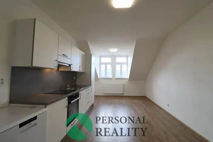 Pronájem bytu 2+kk, Karlovy Vary, Na Vyhlídce, 78 m2