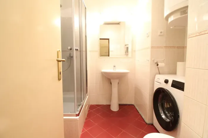 Dražba bytu 2+kk, Praha - Břevnov, U kaštanu, 50 m2