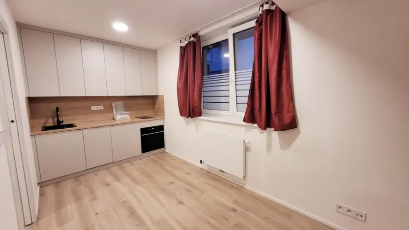 Pronájem bytu 1+kk, Praha - Strašnice, Strančická, 24 m2