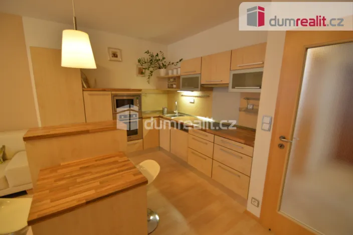 Pronájem bytu 1+kk, Praha - Prosek, Trmická, 36 m2