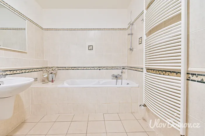 Prodej bytu 2+kk, Praha - Motol, Jeřabinová, 63 m2