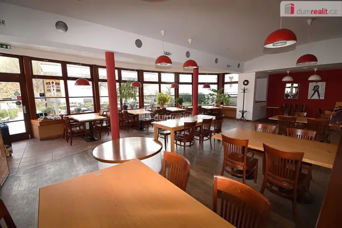 Pronájem restaurace, Praha - Benice, Květnového povstání, 230 m2