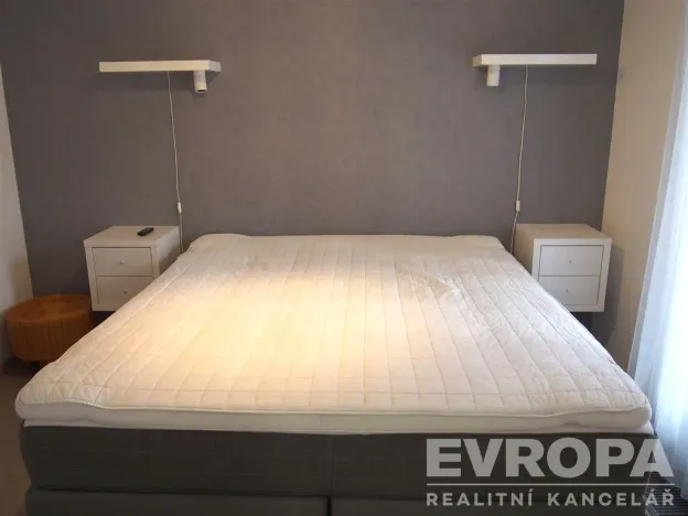 Pronájem bytu 2+kk, Plzeň - Jižní Předměstí, Presslova, 48 m2