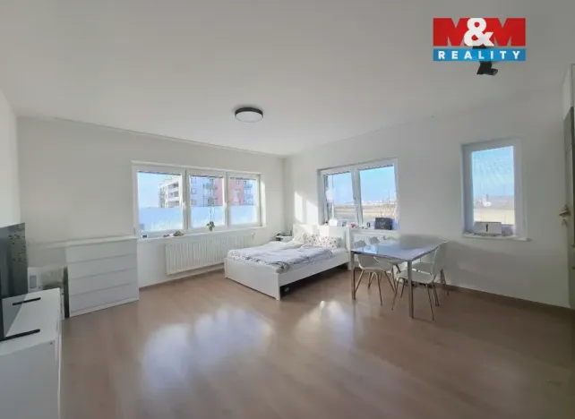 Pronájem bytu 1+kk, Praha - Zličín, Tvrdonická, 46 m2