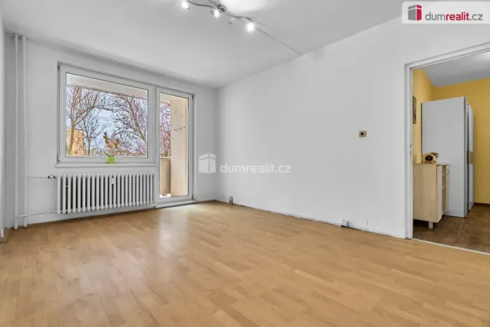 Prodej bytu 2+1, Karlovy Vary - Stará Role, Závodu míru, 63 m2