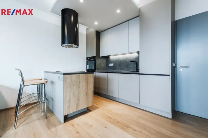 Pronájem bytu 2+kk, Praha - Libeň, U Vlachovky, 96 m2