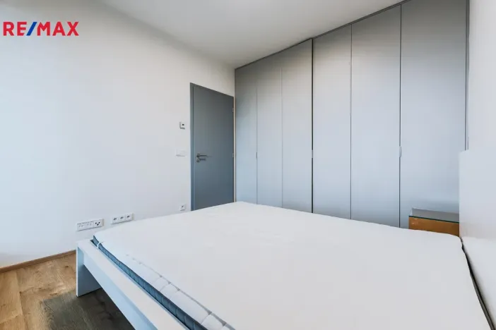 Pronájem bytu 2+kk, Praha - Libeň, U Vlachovky, 96 m2