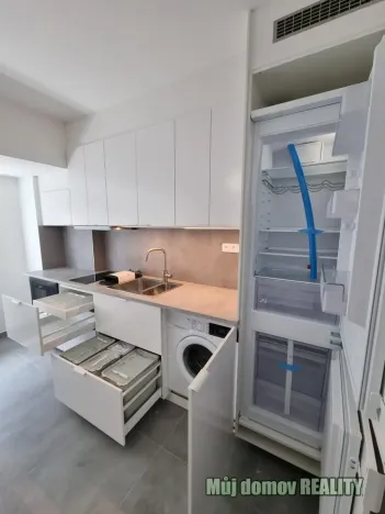 Pronájem bytu 3+kk, Praha - Libuš, Libušská, 70 m2