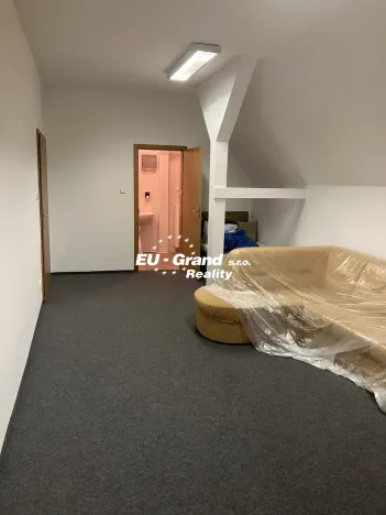 Pronájem kanceláře, Varnsdorf, 5. května, 94 m2