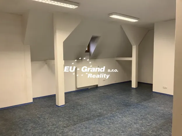 Pronájem kanceláře, Varnsdorf, 5. května, 94 m2