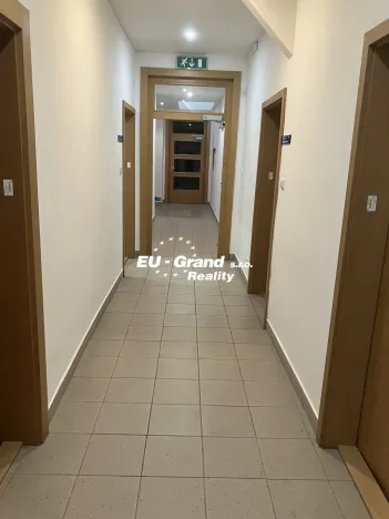 Pronájem kanceláře, Varnsdorf, 5. května, 151 m2