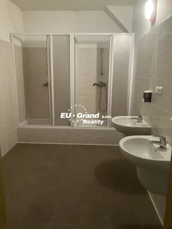 Pronájem kanceláře, Varnsdorf, 5. května, 151 m2