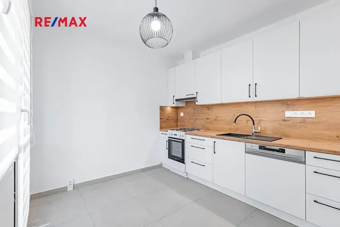 Pronájem bytu 1+1, Jindřichův Hradec, sídliště Vajgar, 37 m2