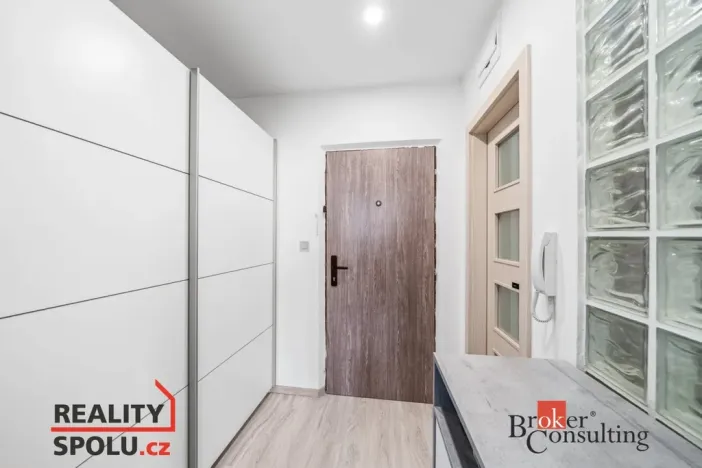 Pronájem bytu 1+kk, Plzeň - Bolevec, Kralovická, 32 m2