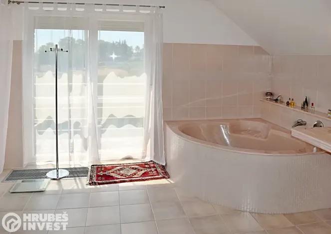 Prodej rodinného domu, Horní Jelení, Dvorská, 380 m2