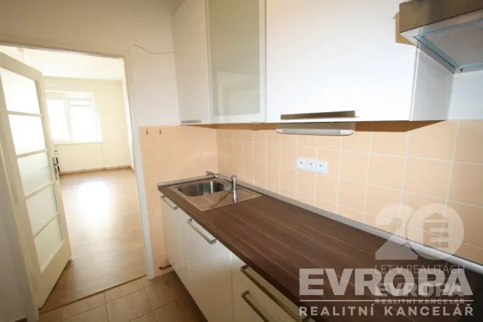 Pronájem bytu 1+kk, Praha - Nusle, U družstva Život, 33 m2