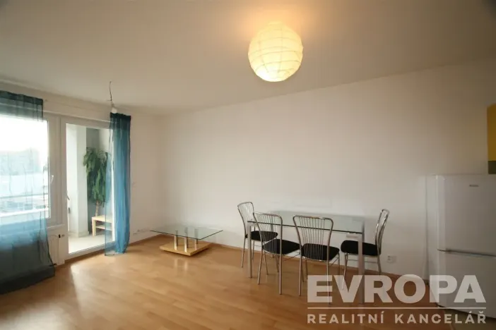 Pronájem bytu 2+kk, Praha - Hloubětín, Nademlejnská, 54 m2