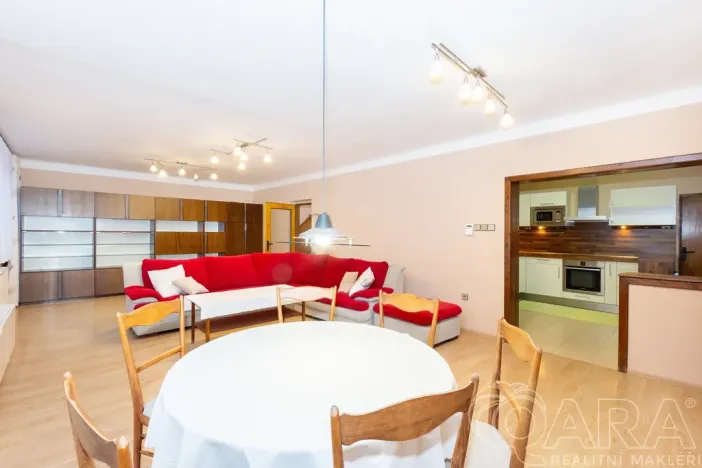 Pronájem rodinného domu, Opařany, 147 m2