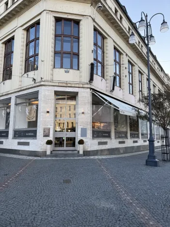 Pronájem restaurace, Pardubice, náměstí Republiky, 350 m2