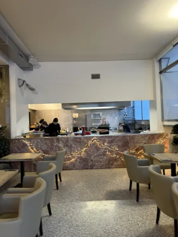 Pronájem restaurace, Pardubice, náměstí Republiky, 350 m2