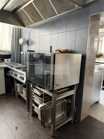 Pronájem restaurace, Pardubice, náměstí Republiky, 350 m2