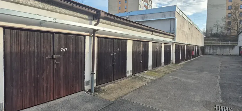 Pronájem garáže, Praha - Podolí, Bohuslava Martinů, 18 m2