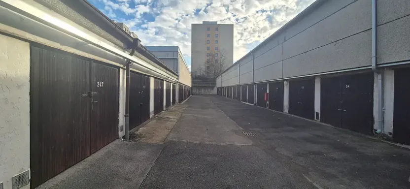 Pronájem garáže, Praha - Podolí, Bohuslava Martinů, 18 m2