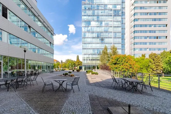 Pronájem kanceláře, Praha - Holešovice, Jankovcova, 291 m2