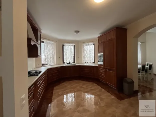 Prodej vily, Nová Role - Mezirolí, 350 m2