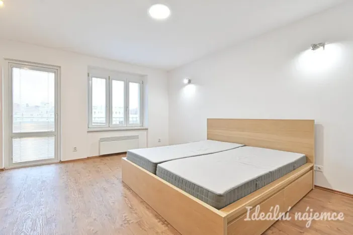 Pronájem bytu 3+kk, Brno, Křídlovická, 65 m2