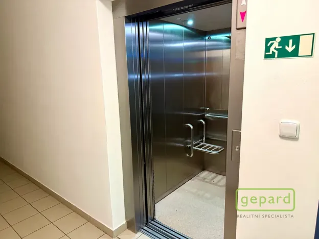 Pronájem bytu 2+kk, Mníšek pod Brdy, Ke škole, 49 m2