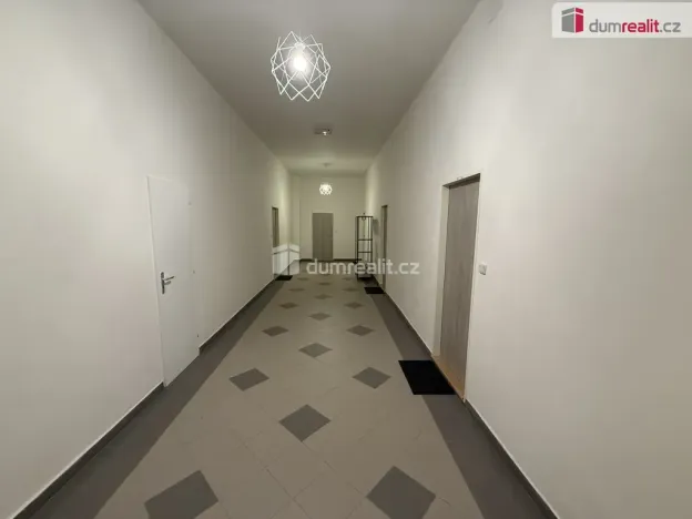 Pronájem bytu 1+kk, Praha - Smíchov, Na Valentince, 35 m2