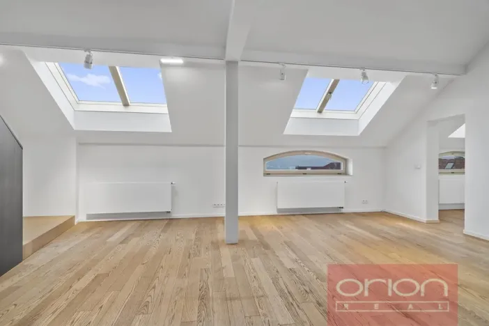 Pronájem bytu 3+1, Praha - Bubeneč, U akademie, 130 m2