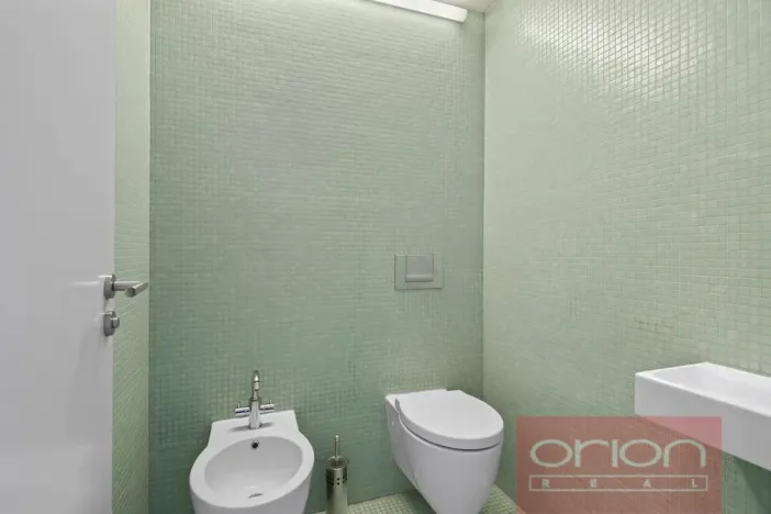 Pronájem bytu 3+1, Praha - Bubeneč, U akademie, 130 m2