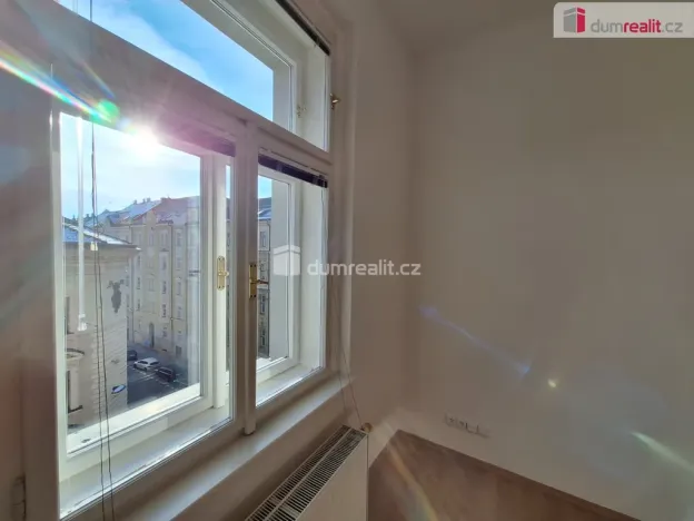 Pronájem bytu 2+kk, Praha, Kamenická, 61 m2